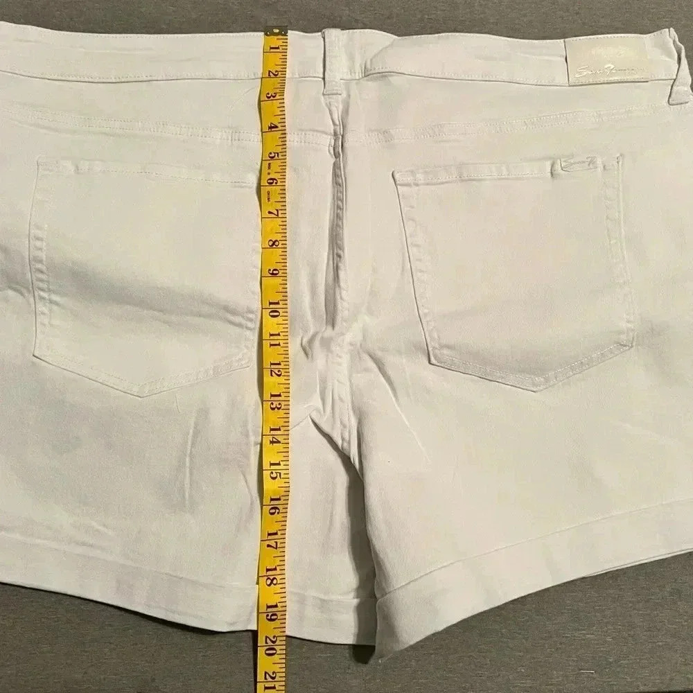 Seven7  rolled cuff White shorts size 24W comfort stretch material NWT women’s - Picture 4 of 4